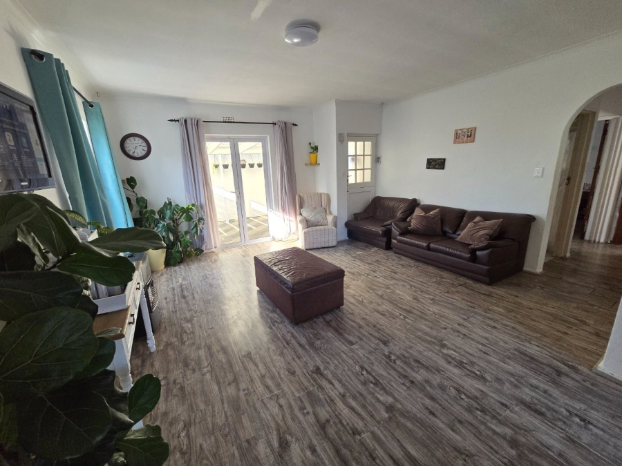 3 Bedroom Property for Sale in Kenwyn Western Cape